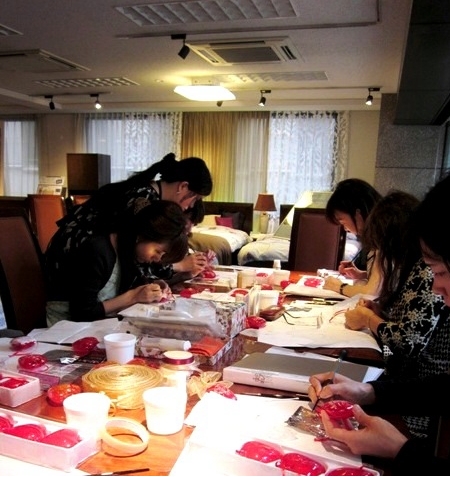 http://www.karimoku.co.jp/blog/domani-nihonbashi/2011_11_Xmas_lesson-1_.jpg