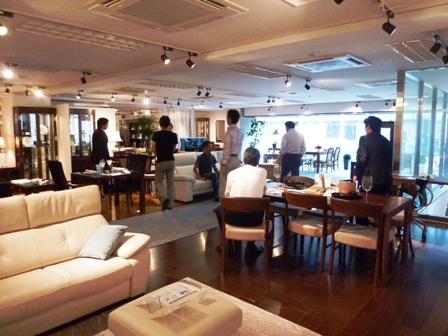 http://www.karimoku.co.jp/blog/domani-nihonbashi/P1010567.JPG