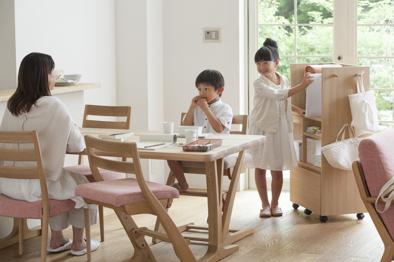 http://www.karimoku.co.jp/blog/kidsinterior/20130609-6863.jpg