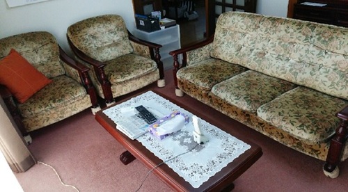 応接椅子の金巾 底張り の張り替え修理 お宅訪問 カリモク家具 修理インフォメーション