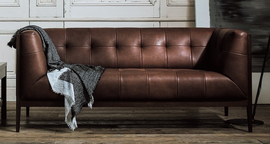 カリモク家具で購入した回転ソファです。五年前に購入、特に傷や汚れは無いです。 カリモク家具で購入した回転ソファです。五年前に購入、特に傷や