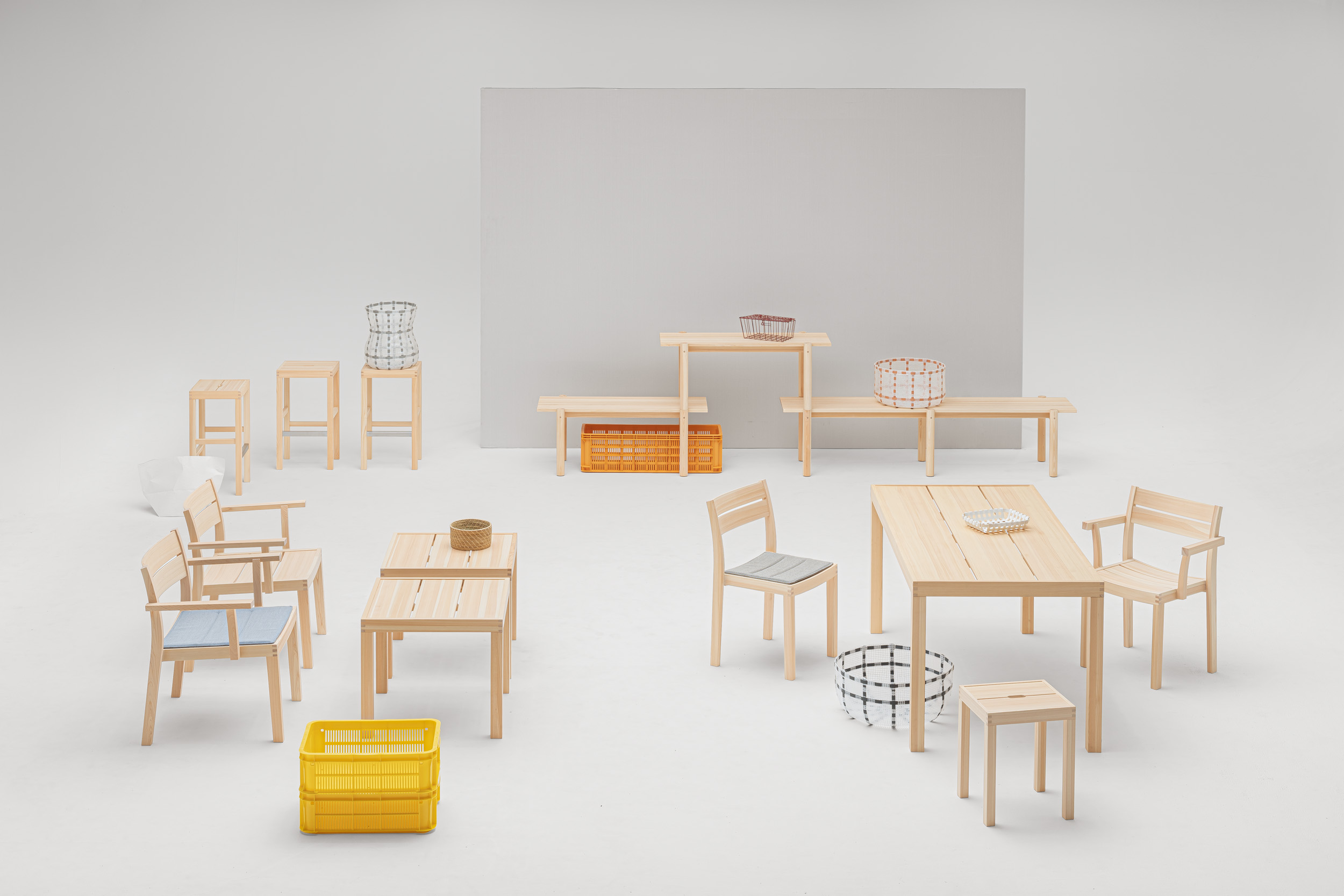 Karimoku ほころびる / カリモク家具 マットな木枠 鏡
