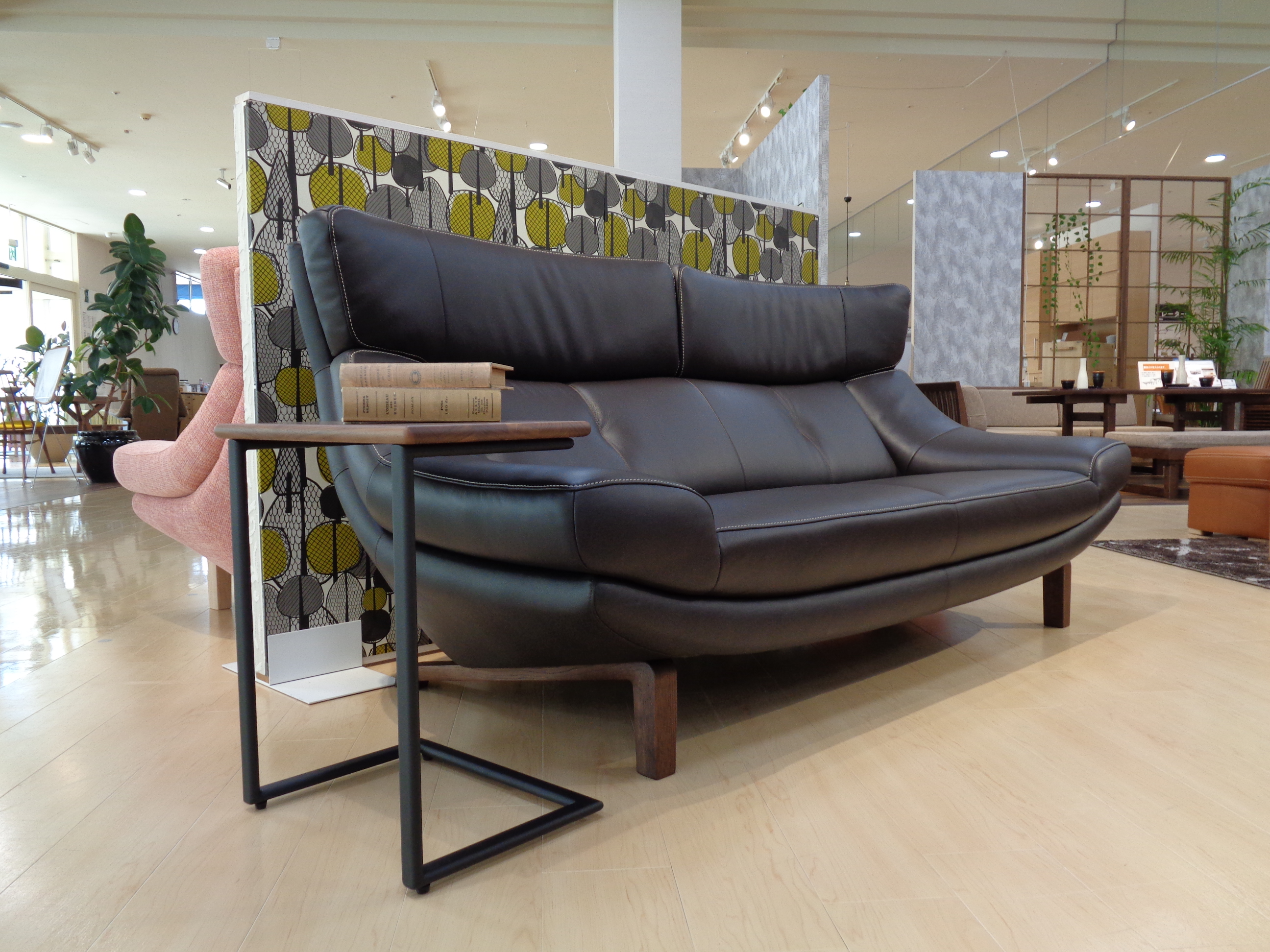 レア karimoku カリモク家具 サイドテーブル 木製 天然木 ソファ 机 レア karimoku カリモク家具 サイドテーブル 木製 天然木 ソファ 机