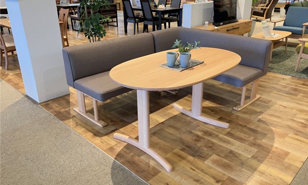 カリモク家具 karimokuコロニアルダイニングセット美品　みるちゃん カリモク家具 カリモク ダイニングテーブル 食堂テーブル