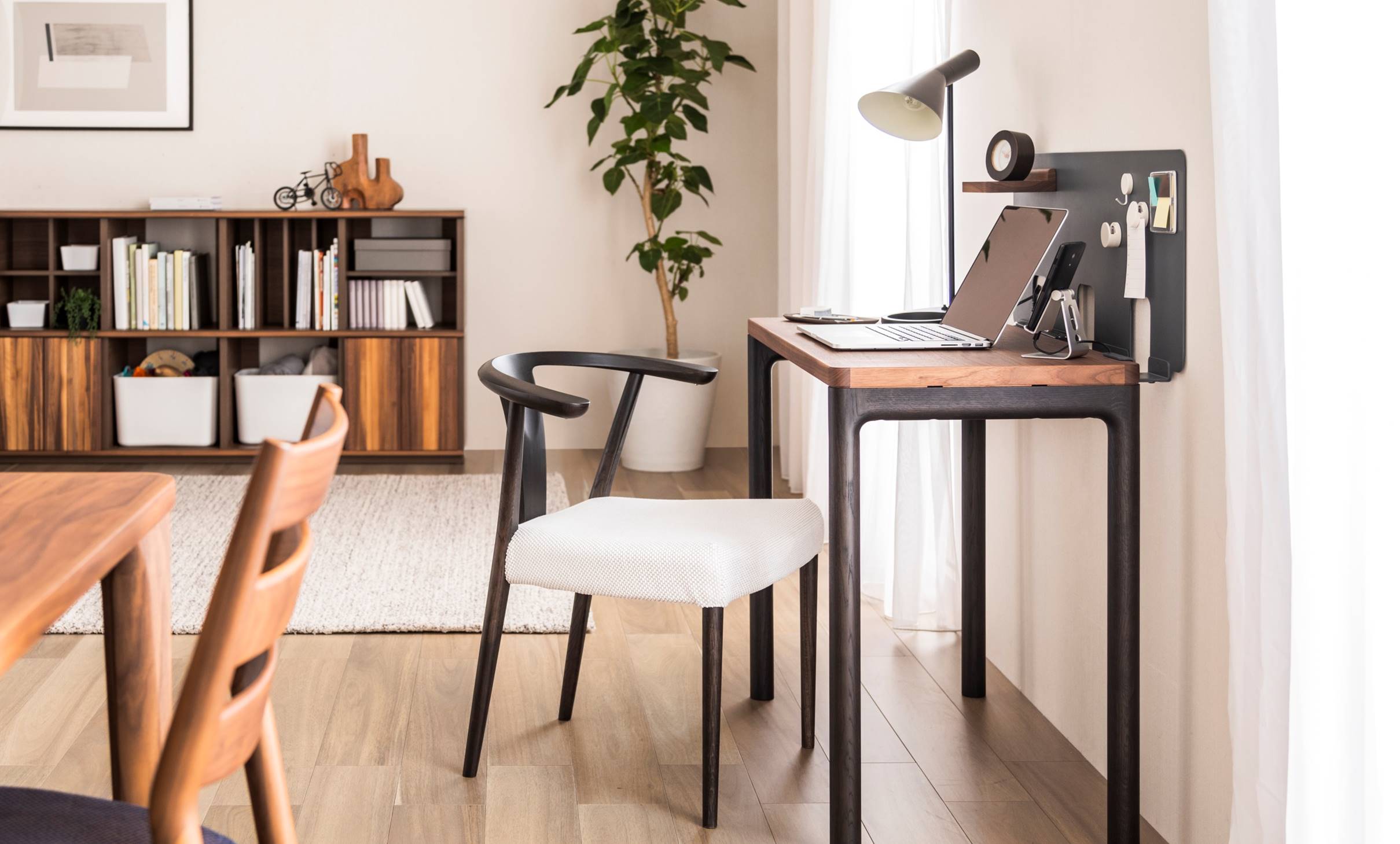 カリモク家具 アームチェア 座面ゴブラン織り クラシカル家具 オールドカリモク お台場ショールーム｜イベント・新着情報｜カリモク家具 karimoku