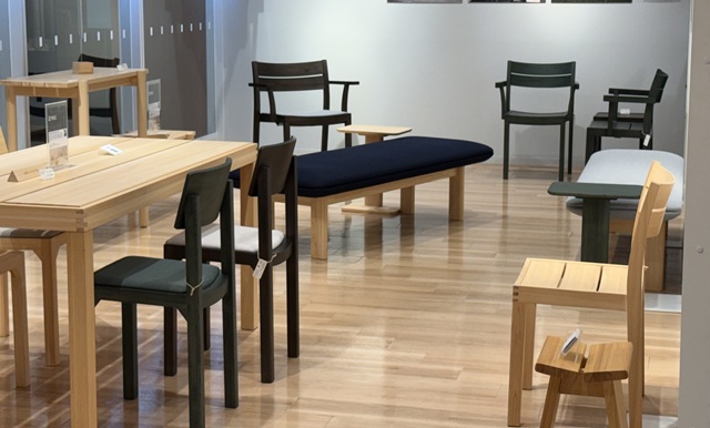 【今だけ価格】白川学館 祝殿建立10周年 記念品 マズプラズマ付き お台場ショールーム｜イベント・新着情報｜カリモク家具 karimoku