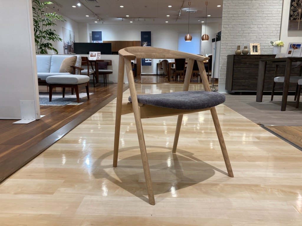 HR614 【希少デザイン】 karimoku チャーチ　十字　チェア SOHO（デスクチェア） | 国産家具メーカーのカリモク家具 karimoku
