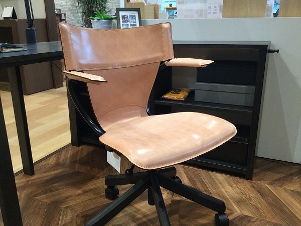 オールド カリモク 限定 椅子 レトロ 和モダン 柏木工 キツツキ オールド、カリモク、チアート、限定、椅子、レトロ、和モダン、柏木工