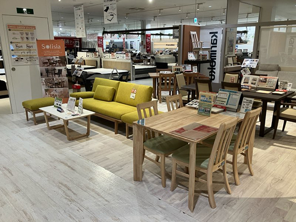 株）マナベインテリアハーツ 川西店｜カリモクギャラリー｜カリモク 