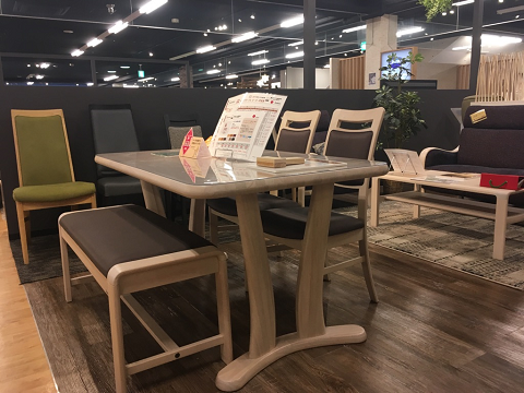 LAPIAS 万代家具 桑名店｜カリモクギャラリー｜カリモク家具 karimoku