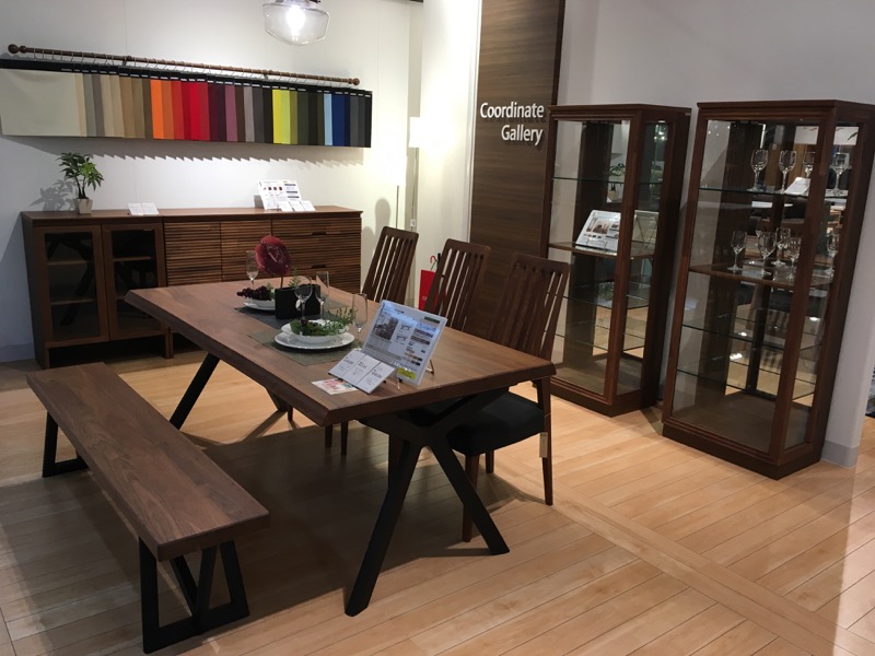 東京インテリア家具 福岡新宮店｜カリモクギャラリー｜カリモク家具 karimoku