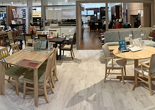 （株）マナベインテリアハーツ 川西店
