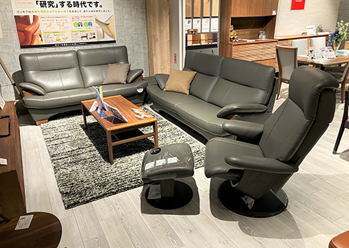 LAPIAS 万代家具 桑名店