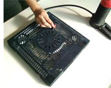 エアーを吹き付ける